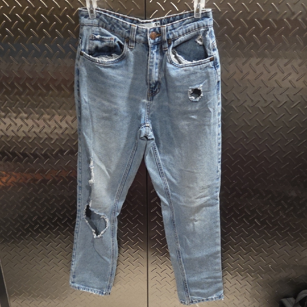 Stylish Distressed Blue Boyfriend Style Jeans for Women